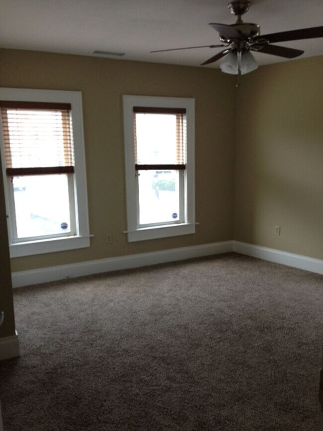 Building Photo - 1663 N Pearl St