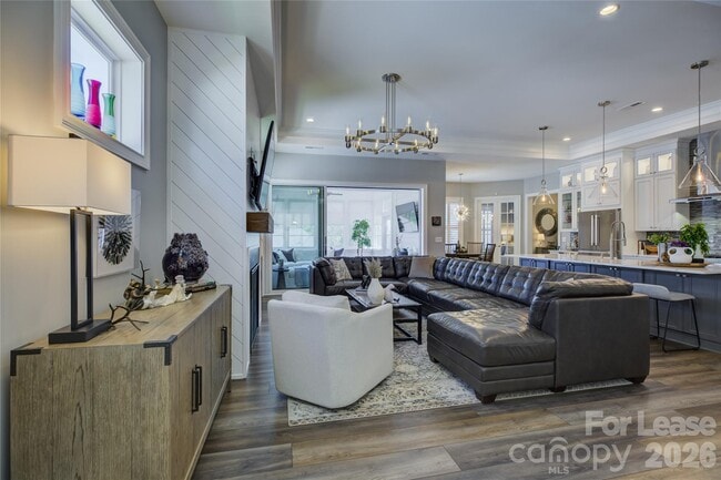 Building Photo - 82132 Standing Oak Dr