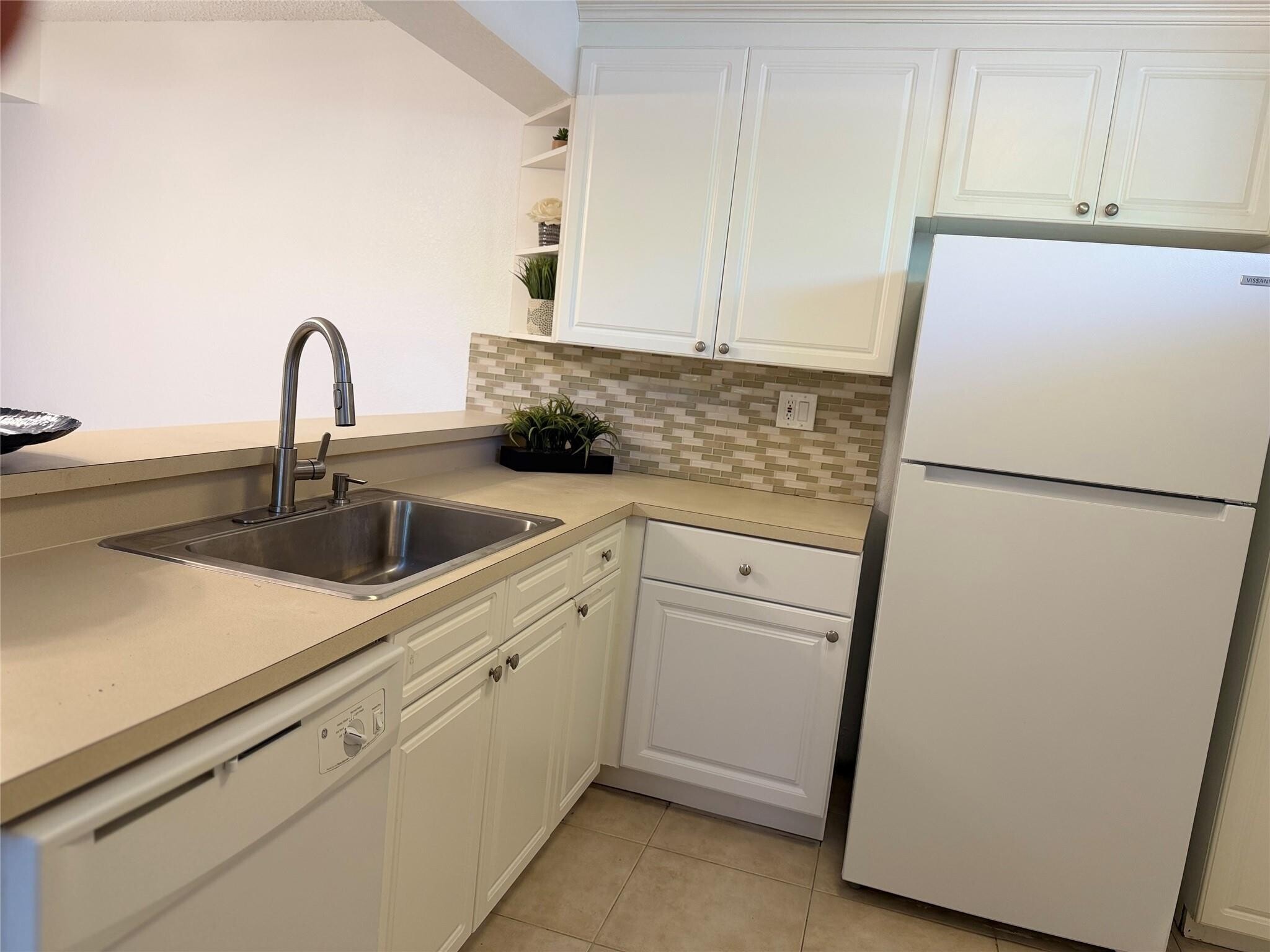 Building Photo - 8183 Severn Dr