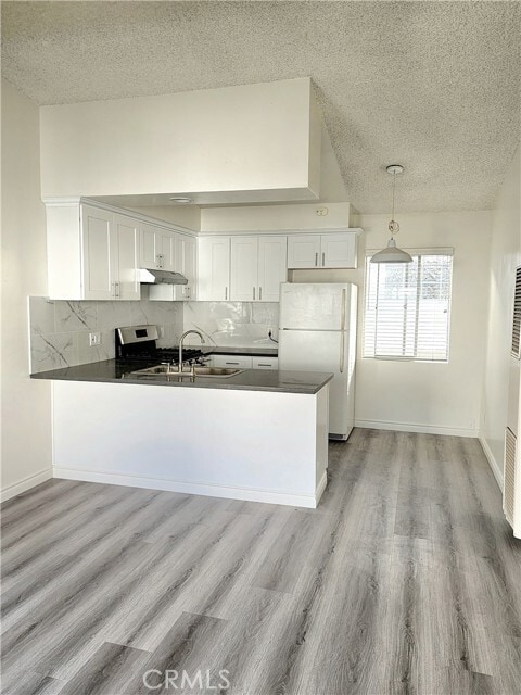 Building Photo - 208 N Catalina Ave