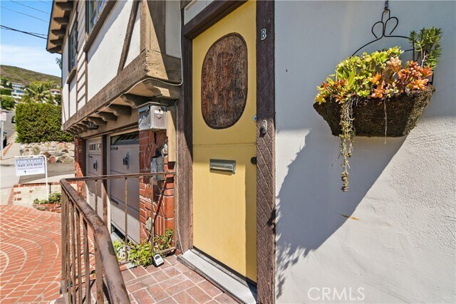 Building Photo - 1290 N Coast Hwy