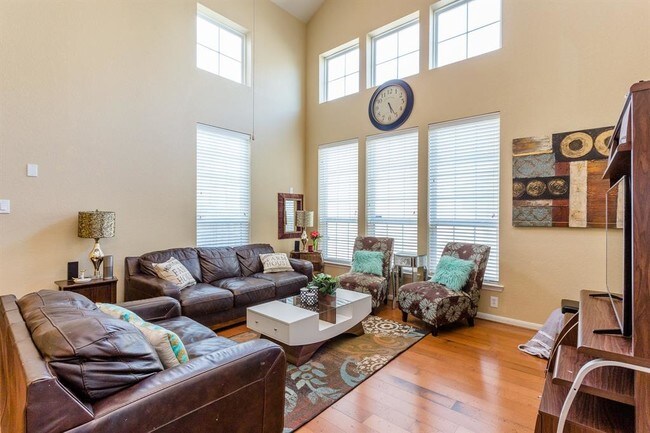 Building Photo - 6639 Larocke Trail