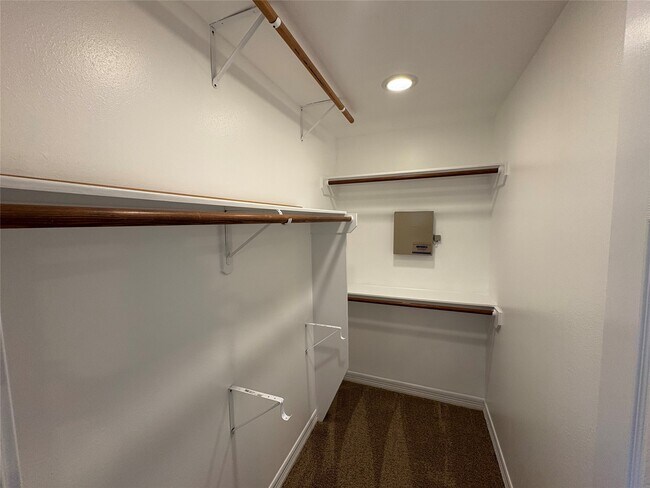 Building Photo - 3710 Sherwood Ln