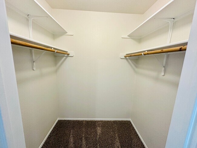 Building Photo - Awesome 3 Bed 2 Bath! Large Texas size home