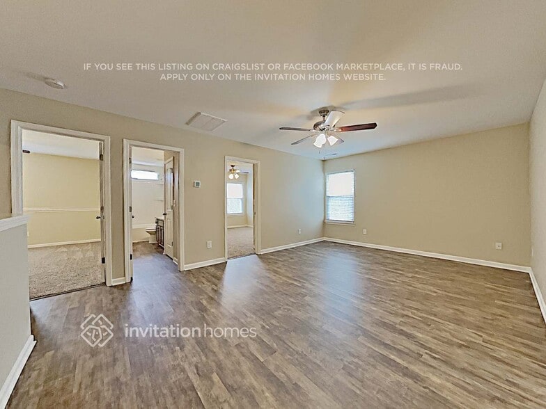 Building Photo - 6005 Centerview Dr