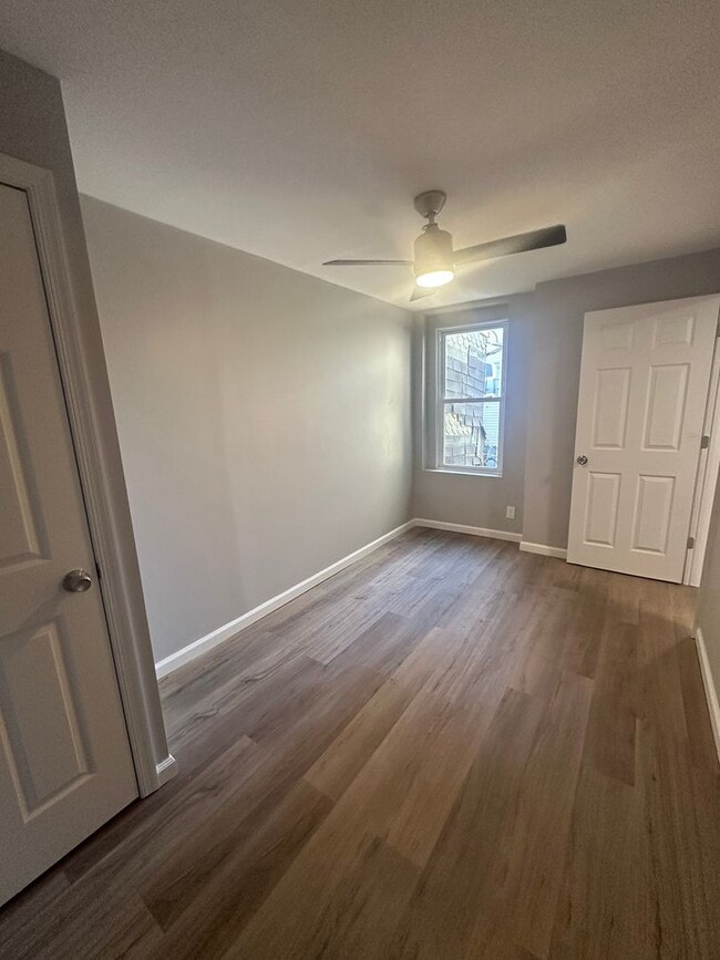 Building Photo - 2210 Greenwich St