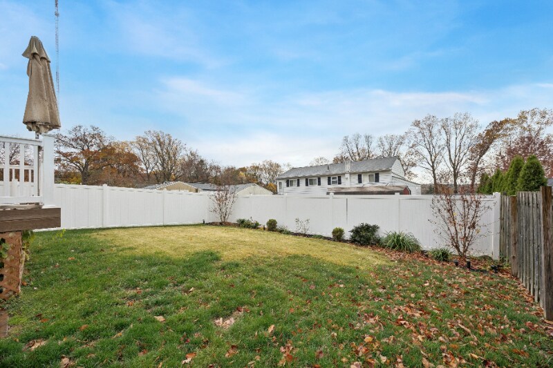 Building Photo - 7518 Lawn St