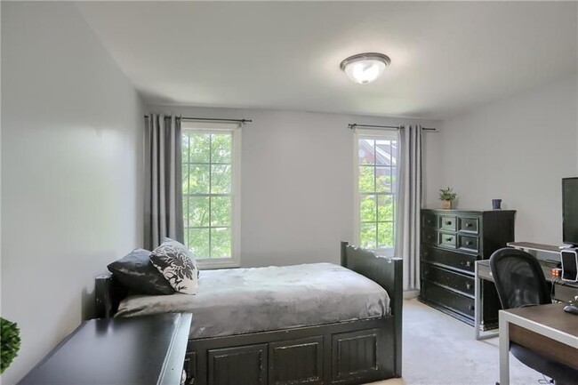 Building Photo - 391 Marshall Heights Dr