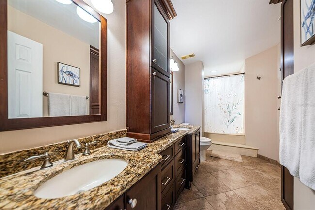 Building Photo - 6020 Bahia Del Mar Cir N