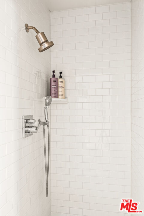 Building Photo - 329 S Reeves Dr