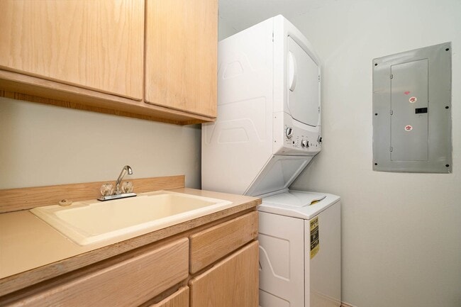 Building Photo - 3Bd/3.25Ba Seattle House