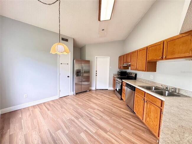Building Photo - 8807 Parliament Ct