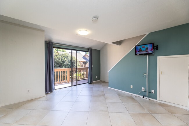 Building Photo - 129 Tangelo