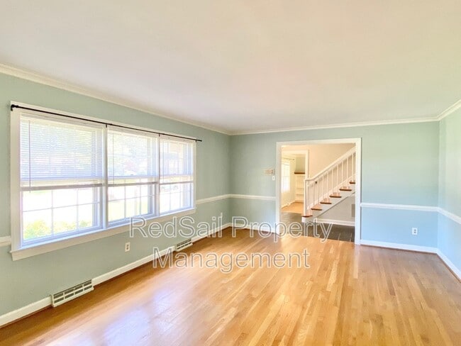 Building Photo - 487 Harwin Dr