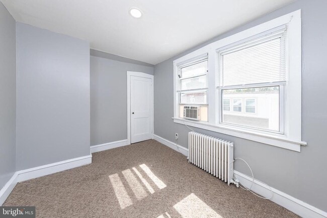 Building Photo - 674 JOHNSON