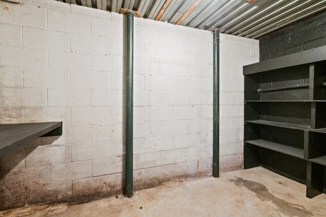 Building Photo - 309 Sebring Ave