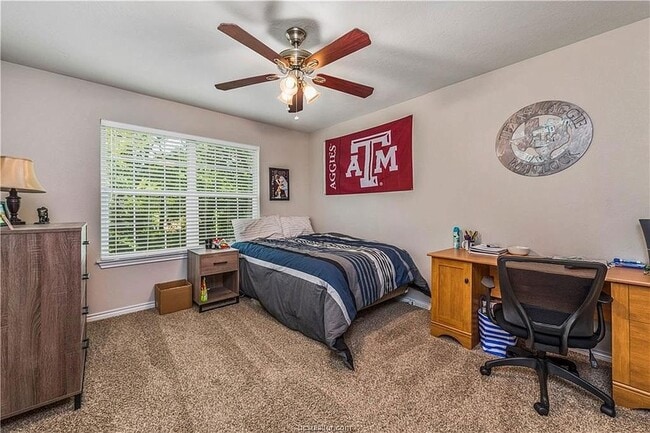 Building Photo - 1403 Medina Dr