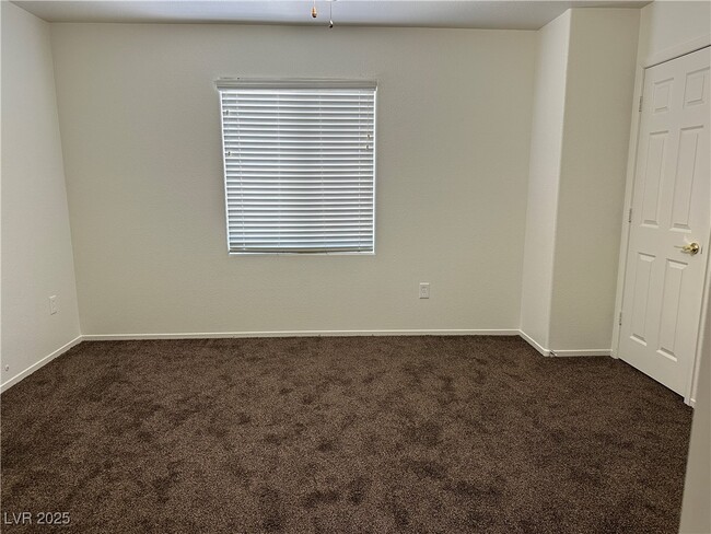 Building Photo - 10651 Lunar Crest Ave
