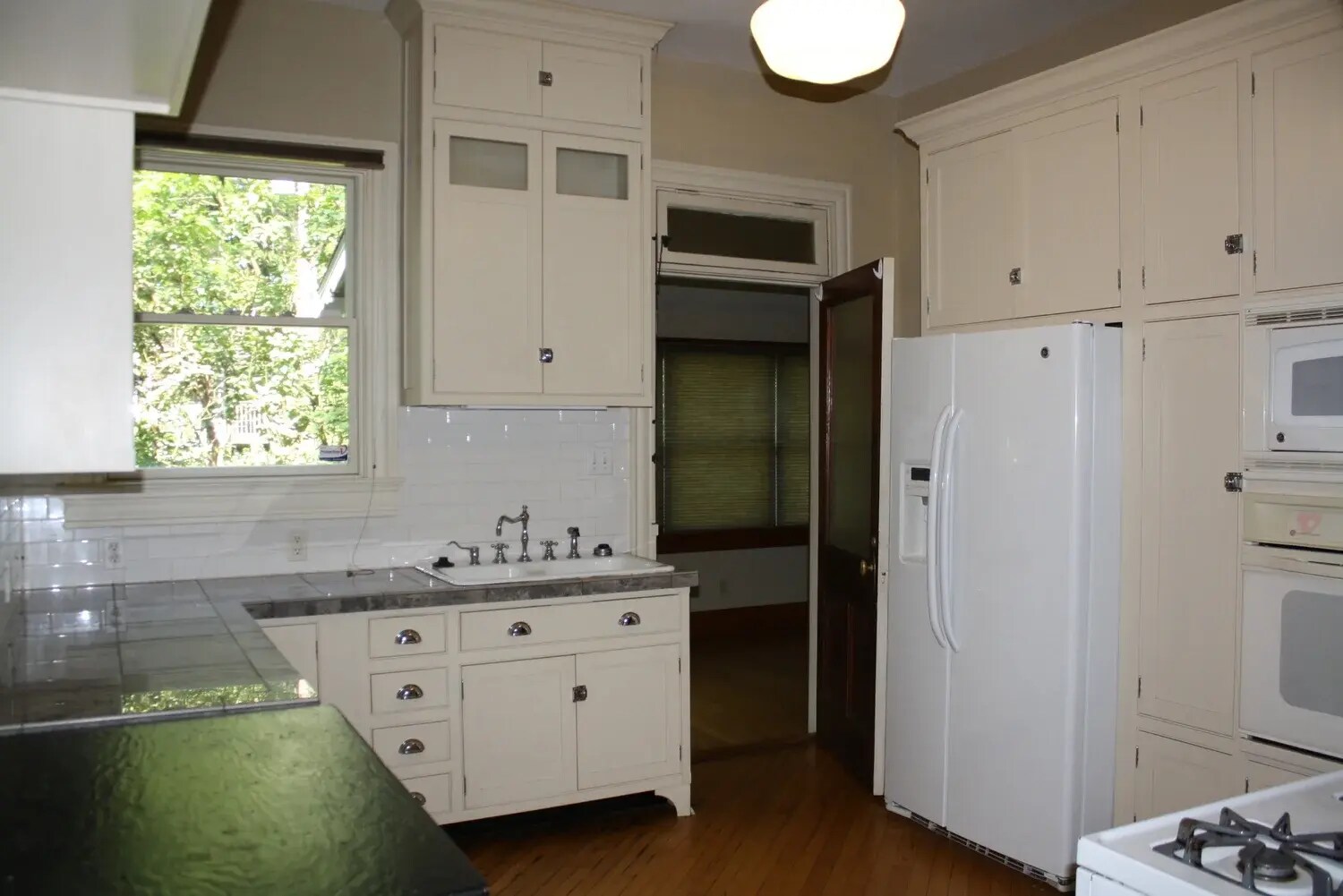 Building Photo - 801 N Lincoln St