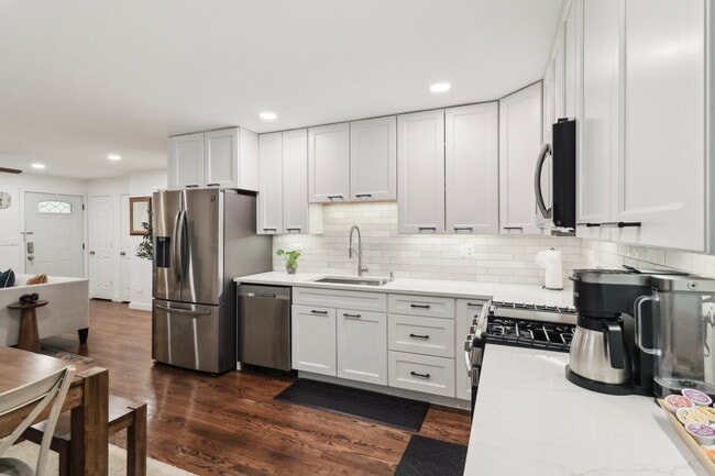 Building Photo - 3008 N Spaulding Ave