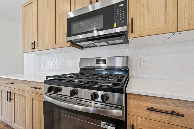 Building Photo - 3511 Goldfinch Wds Dr