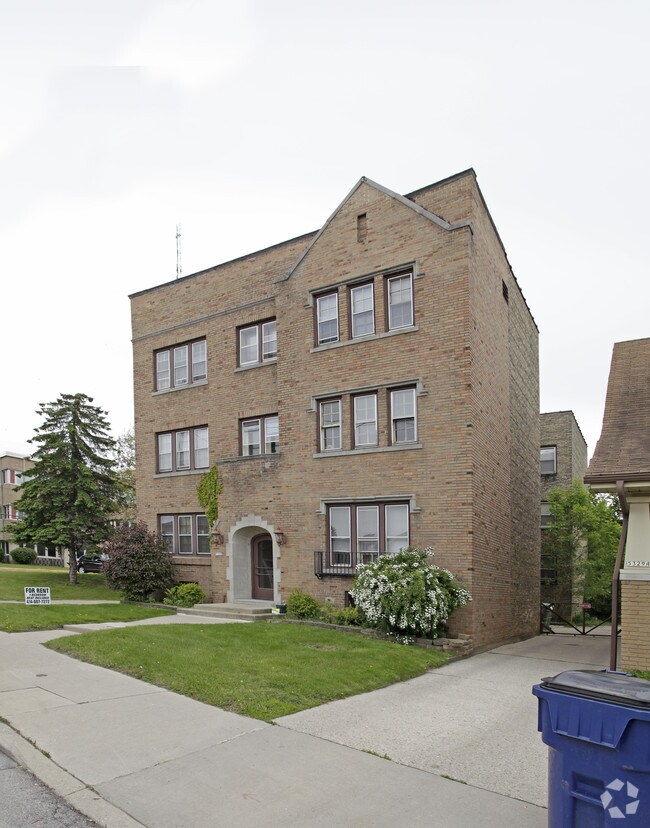 Primary Photo - 5323 W Vliet St