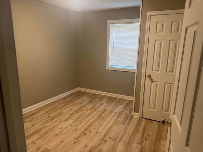 Building Photo - 3820 Byron Ave