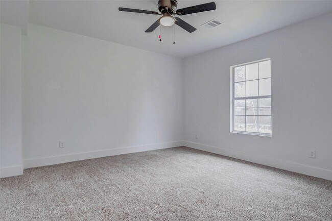 Building Photo - 8505 Denby St