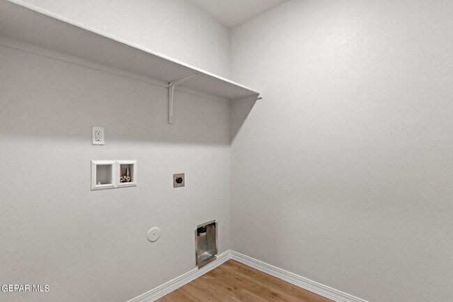 Building Photo - 14545 Faxon Yucca Ave
