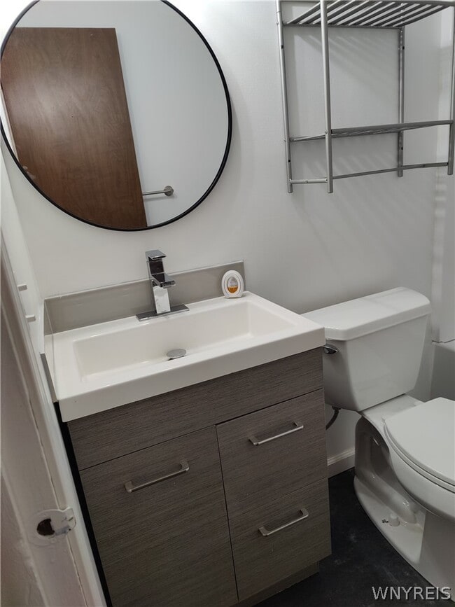 Building Photo - 32 Cascade Dr