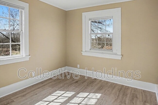 Building Photo - 1811 Fairfax Ave