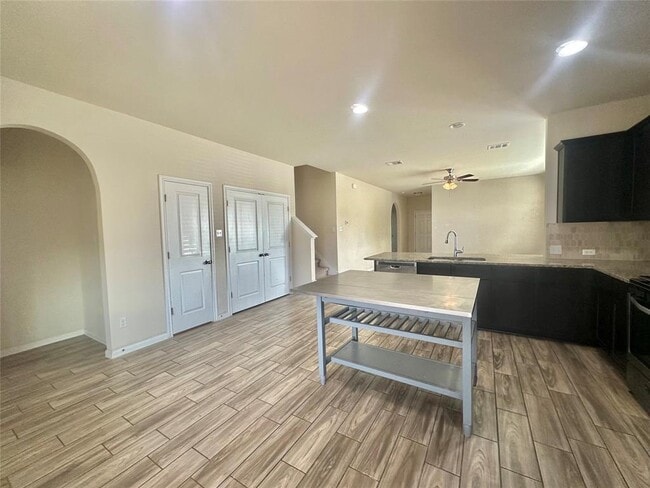 Building Photo - 8164 Daisy Cutter Crossing