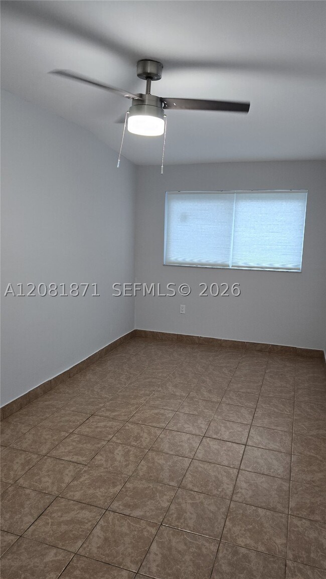 Building Photo - 5911 SW 6th St