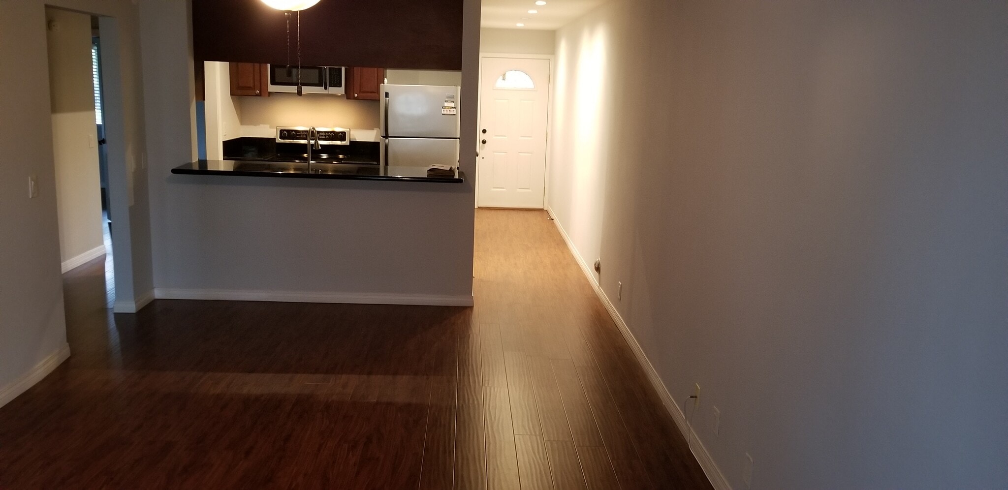 Building Photo - 380 E Surfside Dr