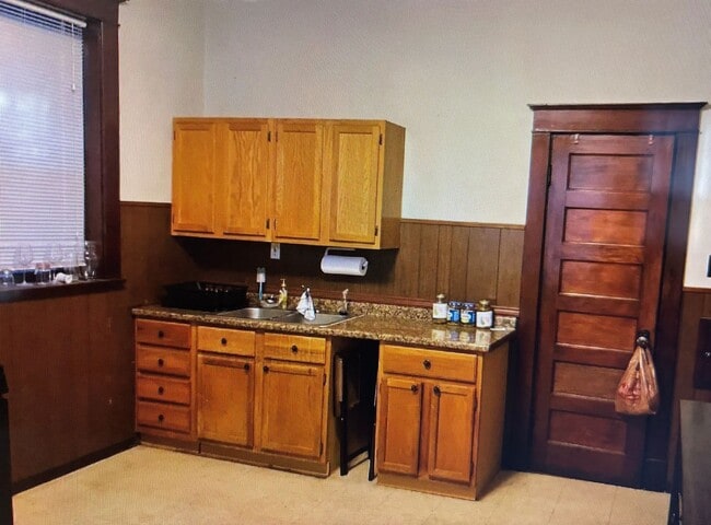 Building Photo - 3224 Taft Ave