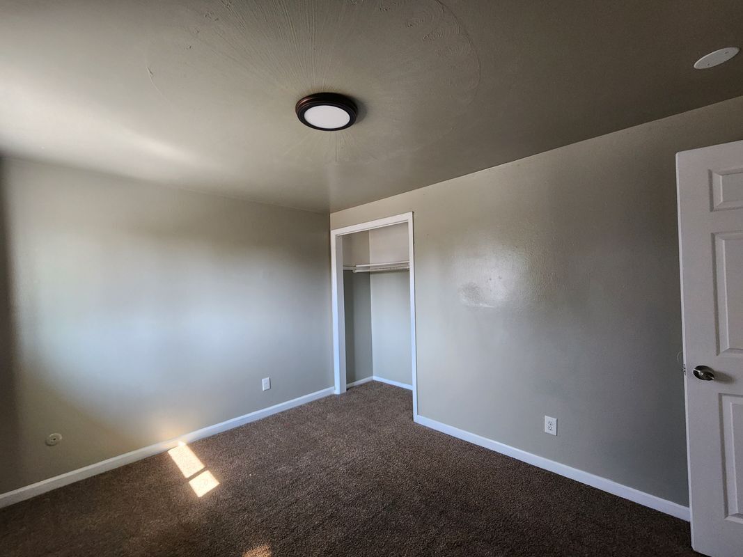 Building Photo - 721 Fraser St