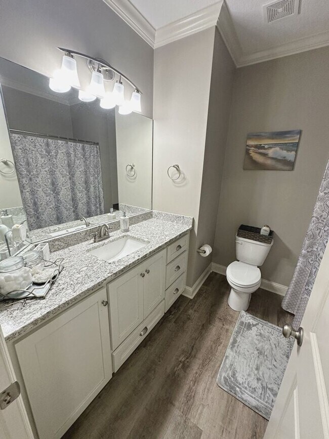 Building Photo - Charming 3-Bedroom Home Near Moody AFB with Modern Amenities and Fenced Backyard