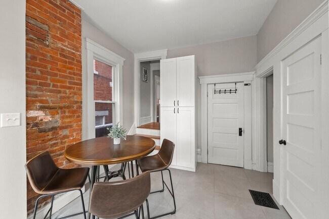 Building Photo - Fully Furnished Luxury Condo in Olde Towne East