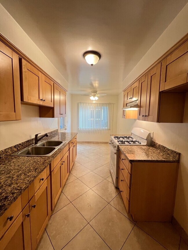 Building Photo - EAST313