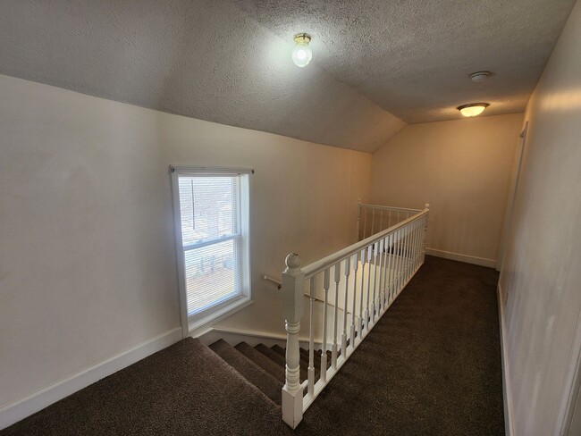 Building Photo - 2 Bedroom Home on the Southside