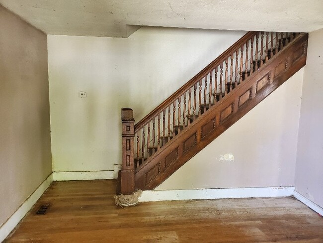 Building Photo - 410 N Branson St