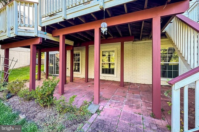 Building Photo - 47497 Saulty Dr