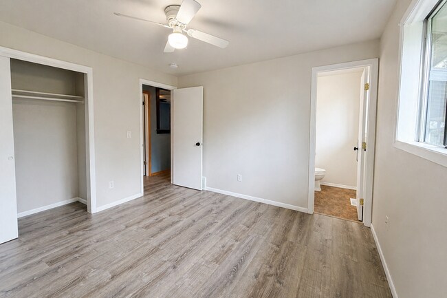 Building Photo - 1618 E Maple Ave