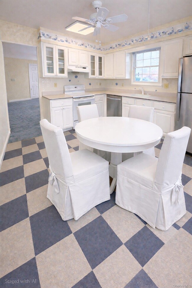 Building Photo - 2555 Youngs Ave