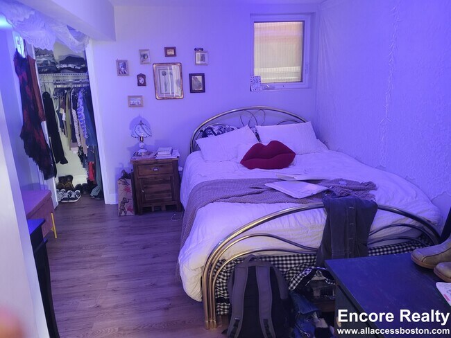 Building Photo - 69 Chiswick Rd