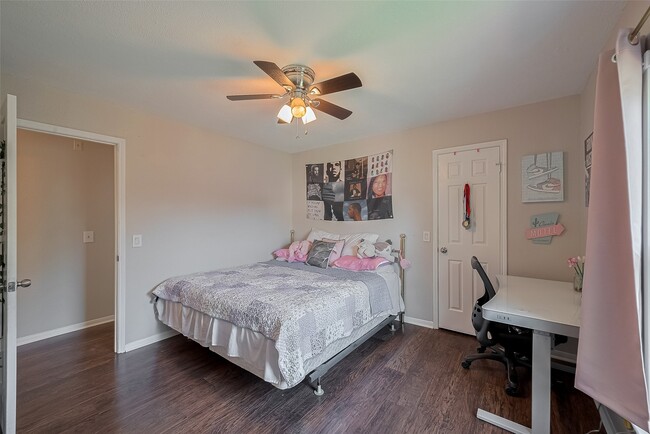 Building Photo - 3426 Hidden Creek Dr