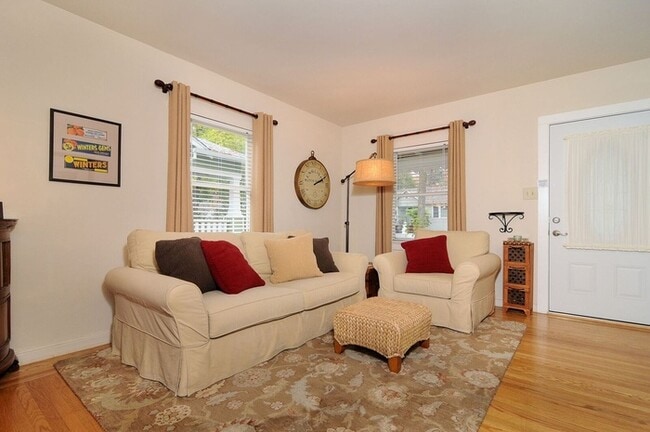 Building Photo - 2209 D St