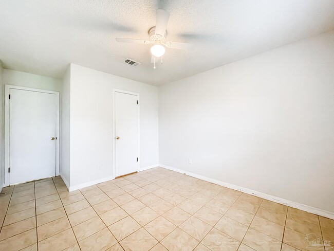 Building Photo - 9049 Bluebay Ln