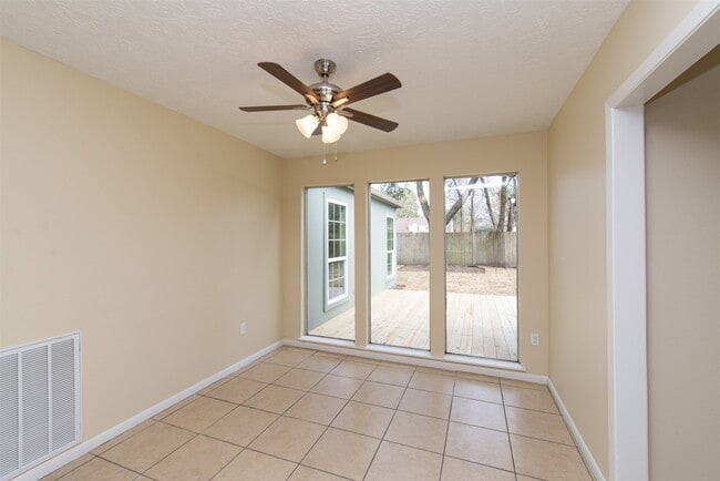 Building Photo - 5046 Spring Forest Dr