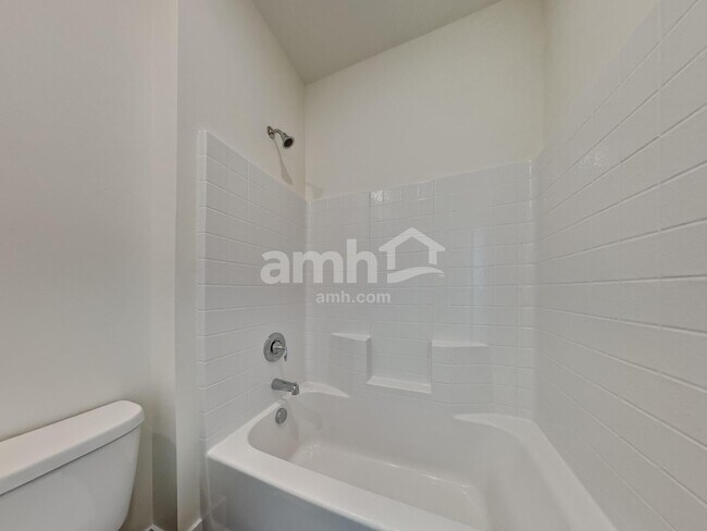 Building Photo - 10096 W Raleigh St